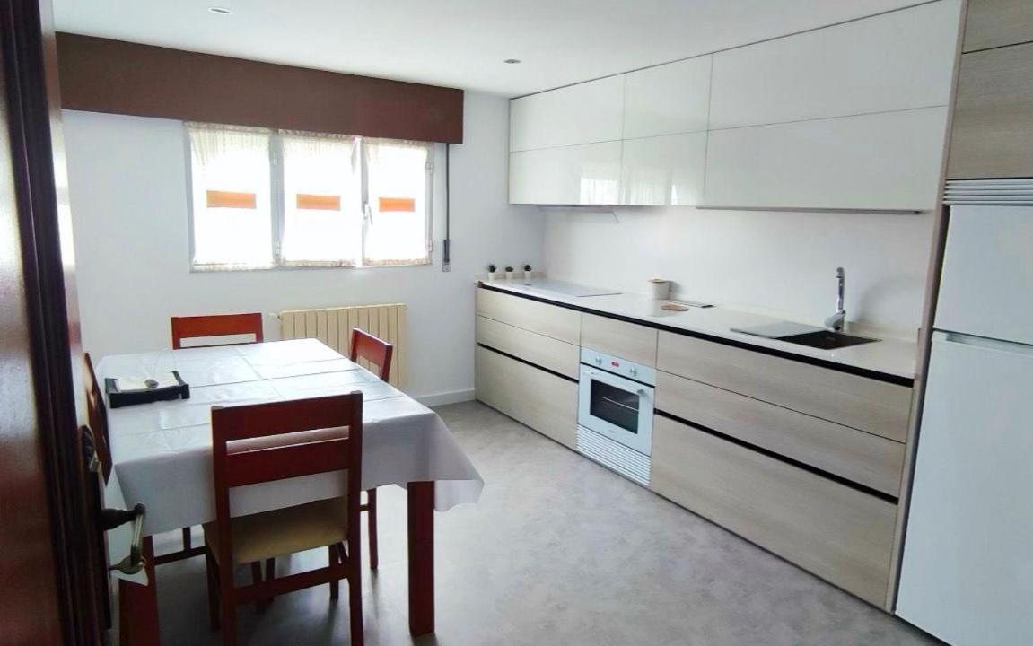 Acogedor Atico Cerca Del Mar By Bebalmy Appartement O Grove Buitenkant foto